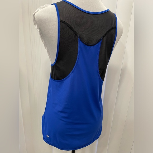 Lululemon Sculpt Tank ll in RARE Blue and Black colored top size 6-8 - Picture 5 of 12